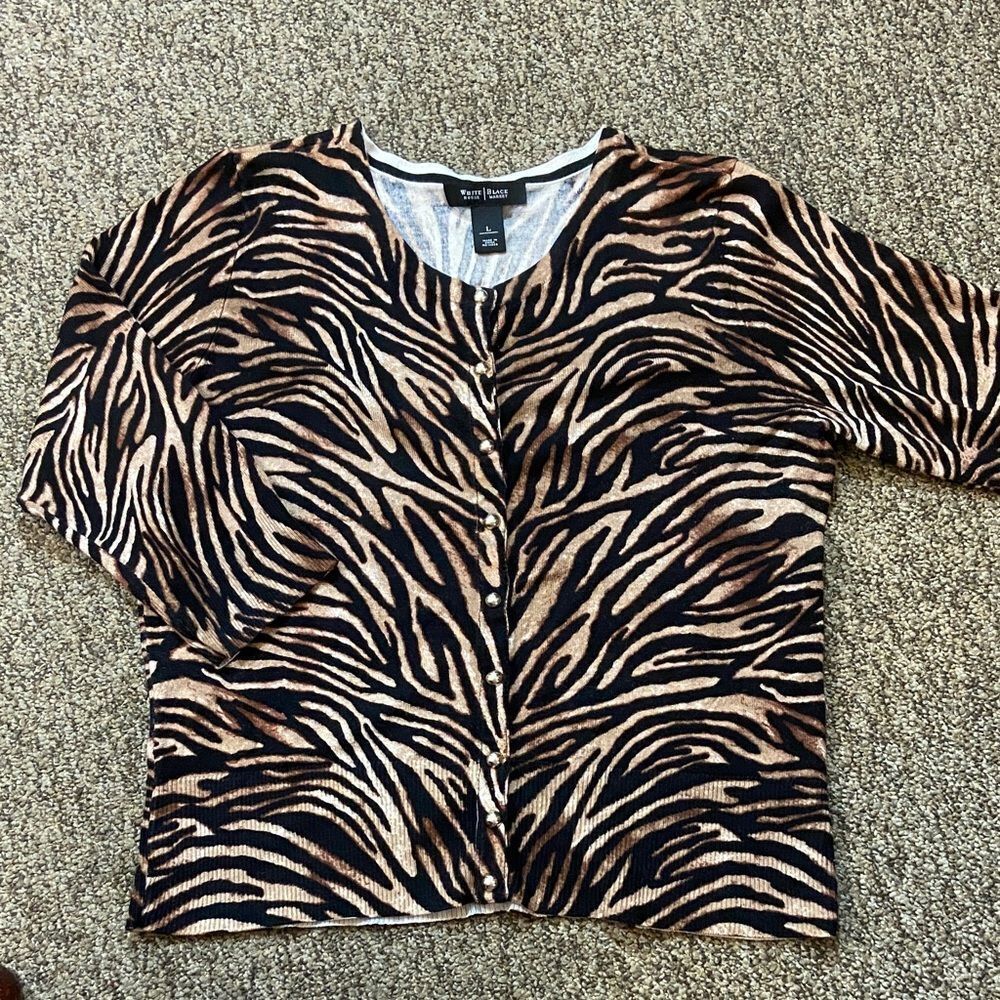 White Black House Market 3/4 Sleeve Fitted Button Down Sweatshirt Size L